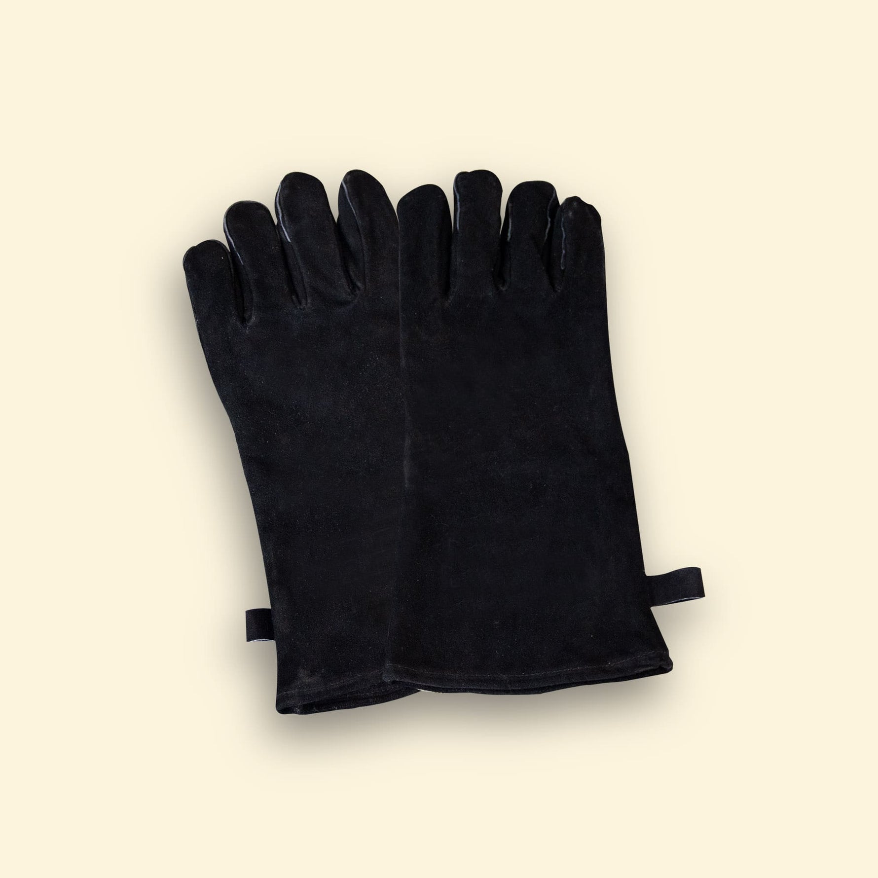 Paire de gants de protection en cuir noir, longs et résistants à la chaleur, présentés à plat sur fond clair.